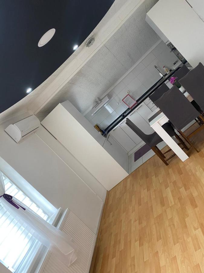 Apartmani Petra Новий Сад Екстер'єр фото