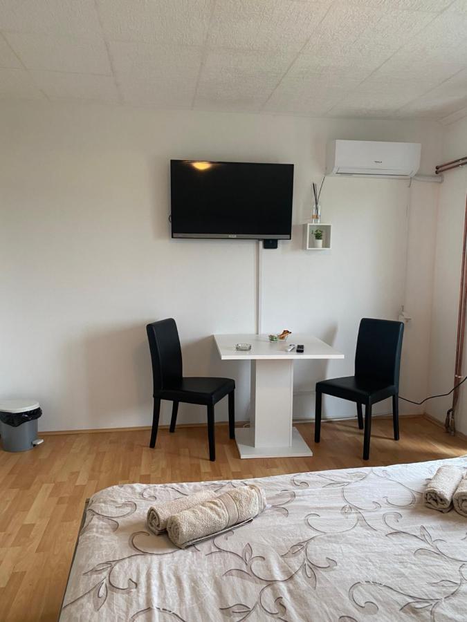 Apartmani Petra Новий Сад Екстер'єр фото